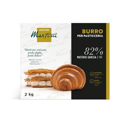 Master Martini Cukrászvaj 2 kg, 82% zsírtartalom, croissant-nal és krémmel töltött leveles tésztával.