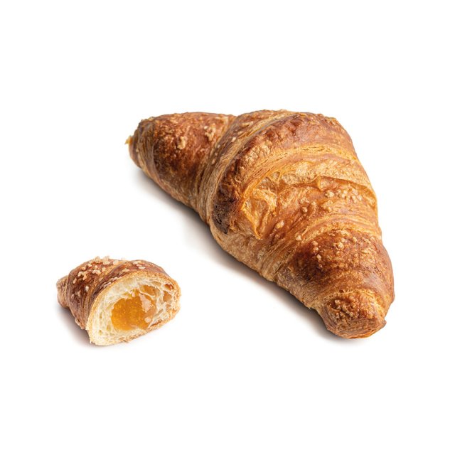 Aranybarna croissant, mellette egy kisebb felvágott darab, ami feltárja a sárgabaracklekvár tölteléket, fehér háttéren
