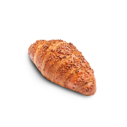 Aranybarna croissant ropogós diós morzsával, fehér háttéren