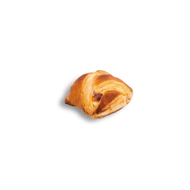 Aranybarna mini croissant, kis piros lekvártöltelékkel, fehér háttér előtt.