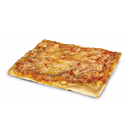 Téglalap alakú sajtos pizza olvadt mozzarellával és paradicsomszósszal, vastag tésztán, fehér háttéren.