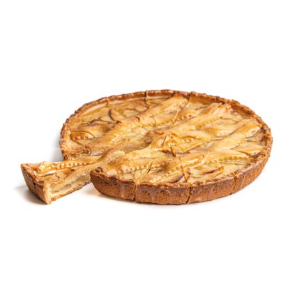 Kerek almás pite arany kéreggel, szeletekre vágva, egy kivett szelettel, krémes töltelékkel.