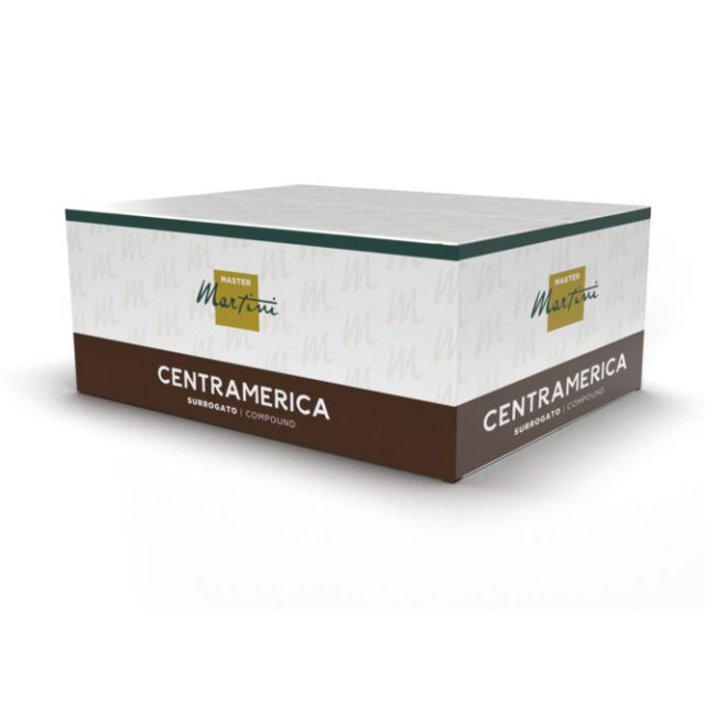 Fehér-barna doboz Master Martini Centramerica Surrogato Compound felirattal, oldalról fehér háttér előtt.