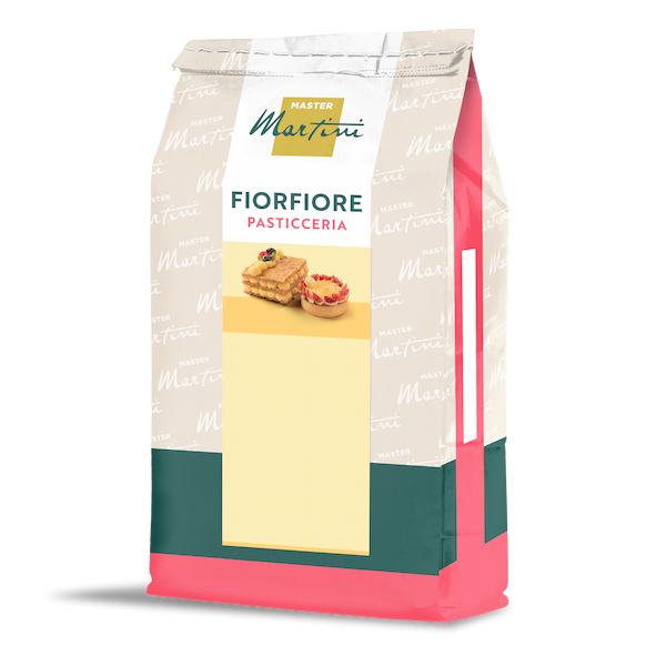 Master Martini Fiorfiore Pasticceria sütőkeverék tasakja rétegelt tésztát és tortát ábrázoló képekkel.