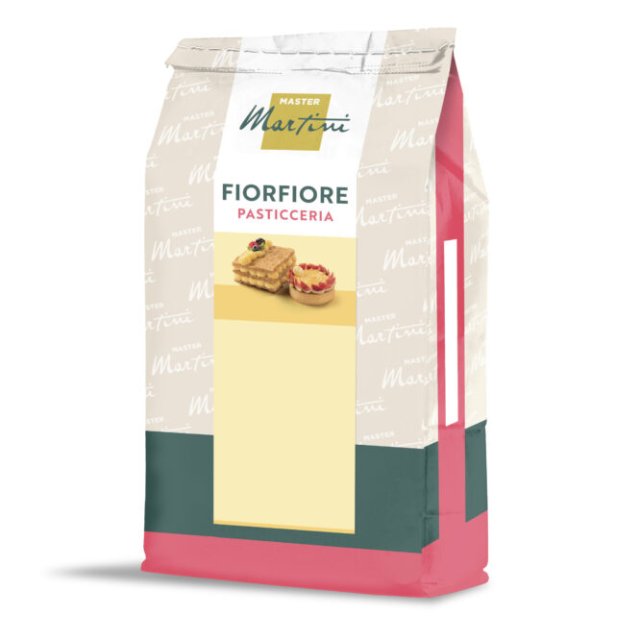 Master Martini Fiorfiore Pasticceria sütőkeverék zacskója rétegelt tésztával és pitével a csomagoláson.